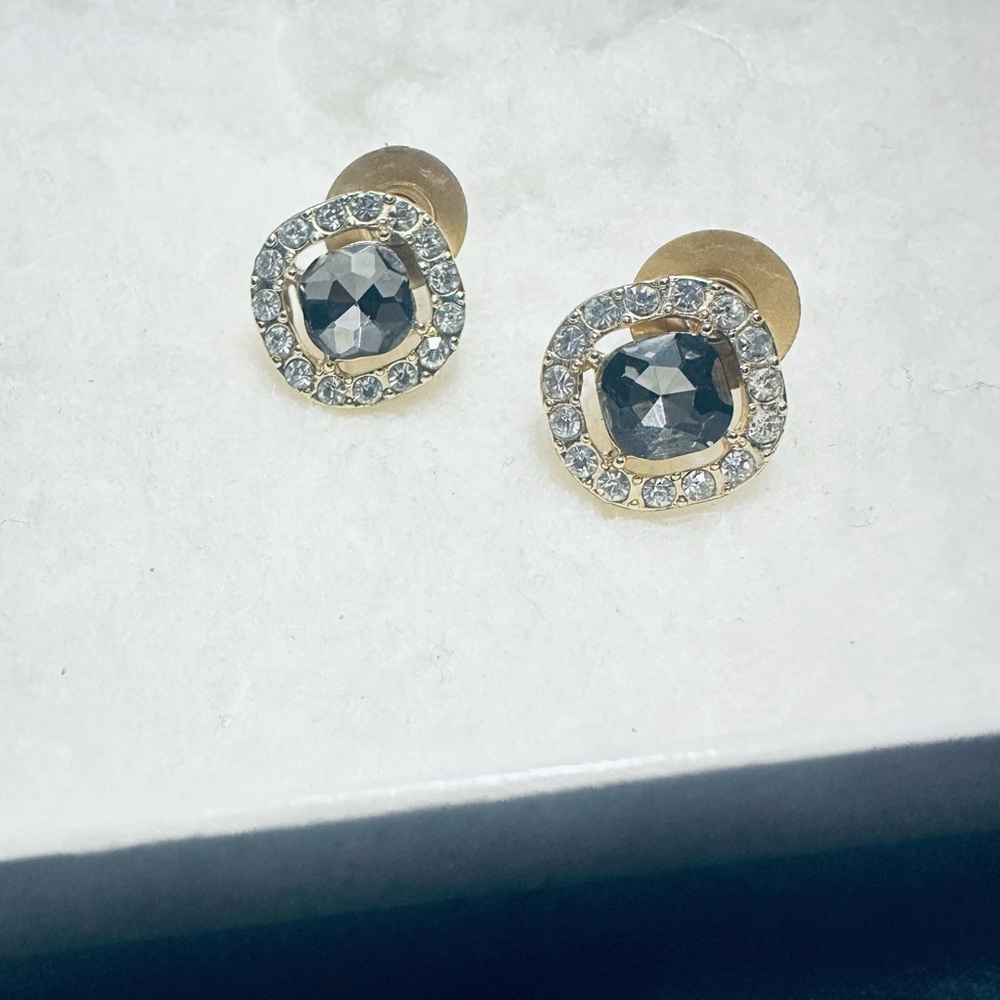 Monet Gold and Black Crystal Earrings - Picture 1 of 4